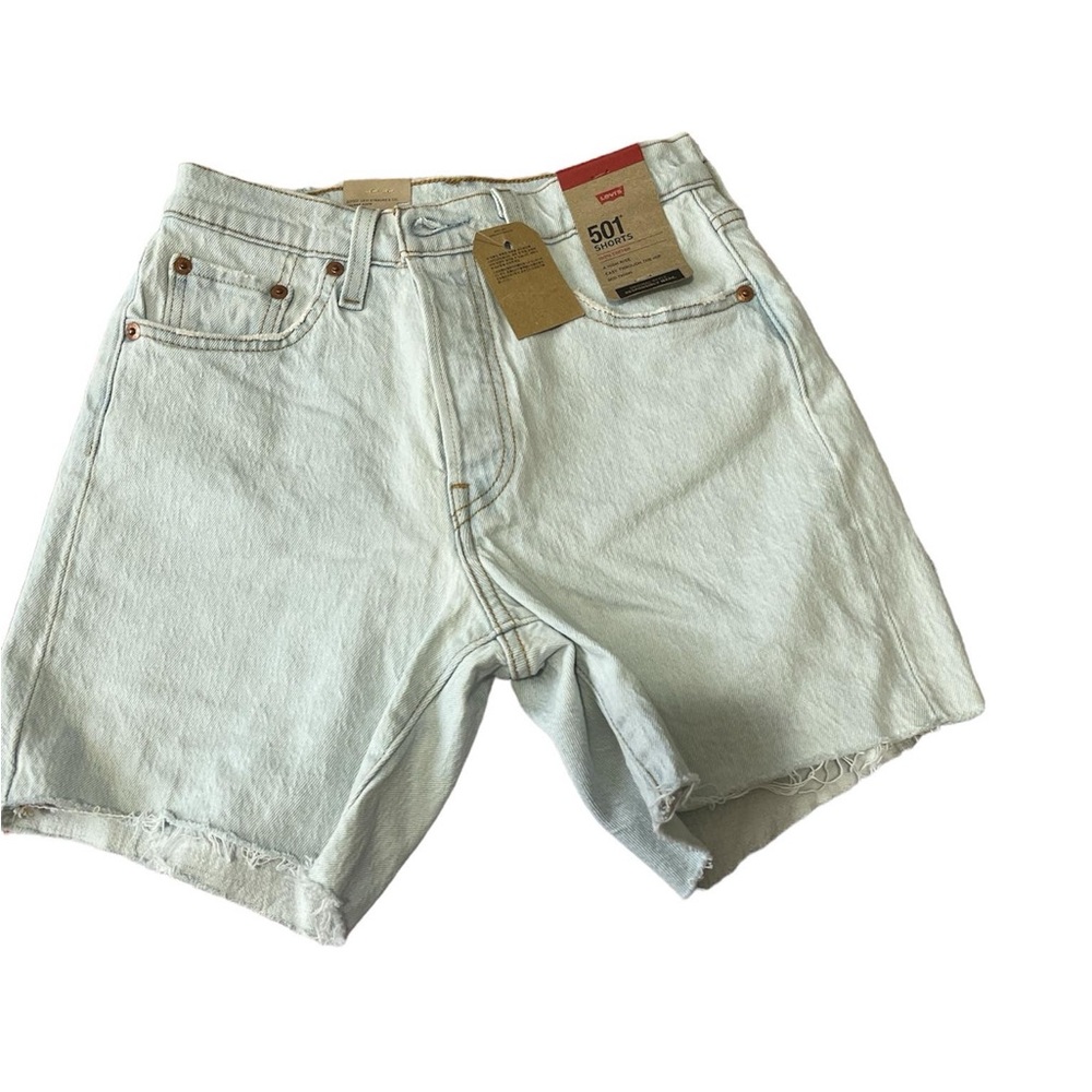 Levi’s short 501 light was size 25